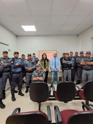 Com o objetivo de manter a regularidade, a adequação e o aperfeiçoamento da atividade policial, o Ministério Público do Estado do Amazonas (MPAM), por meio das duas Promotorias de Justiça de Manicoré, realizou o seminário “Sociedade Protegida - Direitos Assegurados”. A atividade, realizada na tarde da última sexta-feira (09/05), contou com orientações aos policiais militares sobre o enfrentamento da criminalidade, sempre assegurando a preservação dos direitos dos cidadãos.