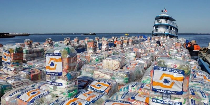 Com quatro meses de atuação da Operação Cheia 2025, o Governo do Amazonas, por meio da Defesa Civil do Estado, alcançou até o momento mais de 1.200 comunidades ribeirinhas do estado com ajuda humanitária. Coordenada pelo governador Wilson Lima, a operação foi iniciada, em 16 de abril, com o objetivo de diminuir os efeitos e impactos da enchente na vida da população.